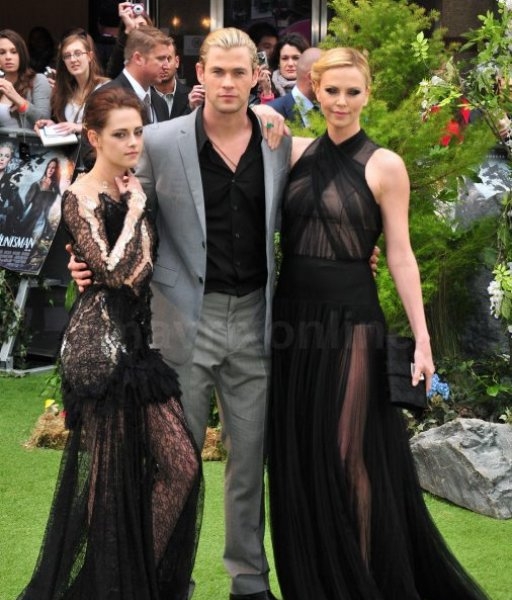 Kristen Stewart, Chris Hemsworth, Charlize Theron