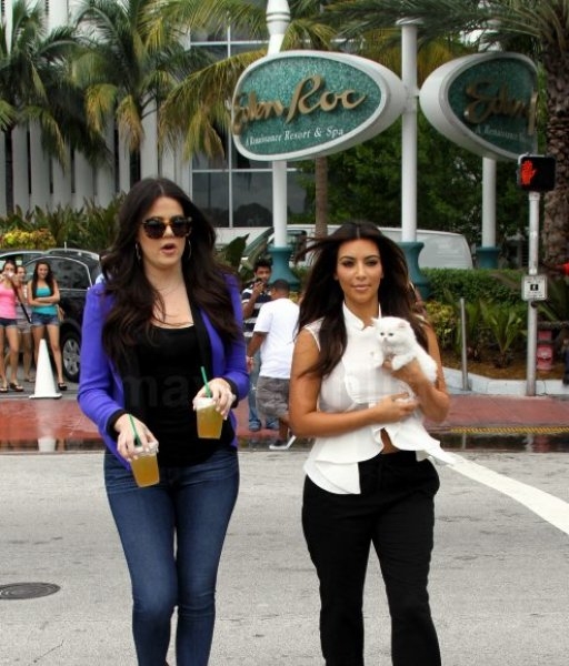 Kim Kardashian,Khloe Kardashian