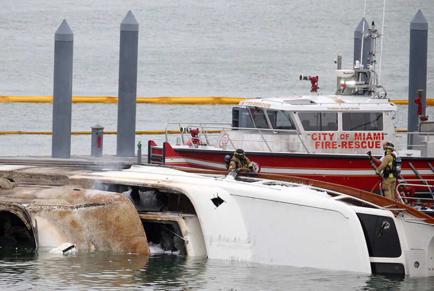 yacht sinks in miami river